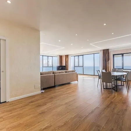 The Crown Seaview By Ps