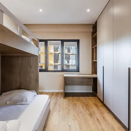 The Crown Seaview By Ps Apartment
